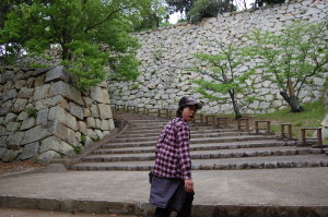 神戸、じゃない。明石城の石垣とひっさ。
